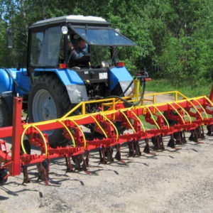 Культиватор для обработки высокостебельных культур КРН (с гербицидами и жидкими удобрениями)