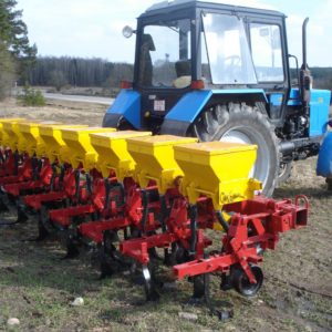 Культиватор для обработки высокостебельных культур КРН (с сыпучими удобрениями)